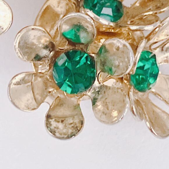 Vintage Signed Coro 1950s Brooch Green Rhinestone Floral Gold Tone Pin Sparkly - Picture 11 of 11